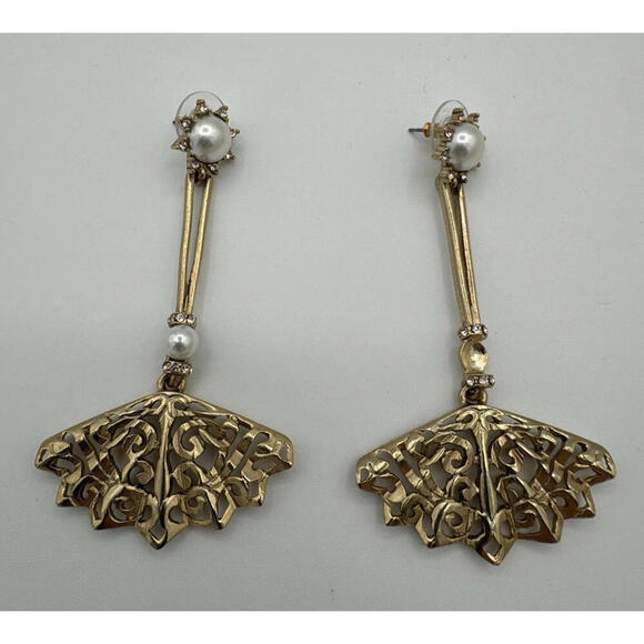 Oscar de la Renta Jewelry - Oscar De La Renta Dangle Pearl Gold Tone Earrings